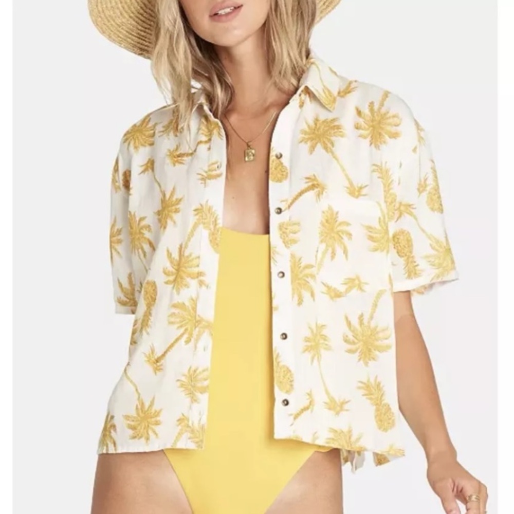 Womens billabong crop Hawaiian shirt with palm trees and pineapples